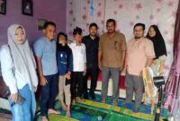 Pemko Langsa melalui Baitul Mal menyerahkan bantuan masa panik kepada kedua anak yang ibunya meninggal dunia karena mengalami KDRT. Jumat 27/09/2024.