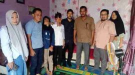 Pemko Langsa melalui Baitul Mal menyerahkan bantuan masa panik kepada kedua anak yang ibunya meninggal dunia karena mengalami KDRT. Jumat 27/09/2024.