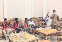 Asisten 1 Bidang Umum dan Pemerintahan Setdakab. Simeulue, Asludin, M.Kes menyambut kedatangan para atlet peraih medali di ajang Pekan Olahraga Nasional (PON) Aceh-Sumut 2024.