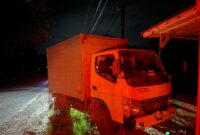 Mobil box ditinggal di lokasi, Sopir melarikan diri 
