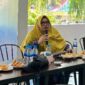 Kordiv P3S Panwaslih/Bawaslu Kota Langsa, Marida Fitriani MP saat menyampaikan materi di hadapan awak media 
