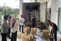 Ratusan ribu surat suara, Gubernur/Wakil Gubernur dan Walikota/Wakil Walikota Langsa tiba di kantor KIP Langsa, sekira pukul 17.00 WIB, mengunakan mobil box.