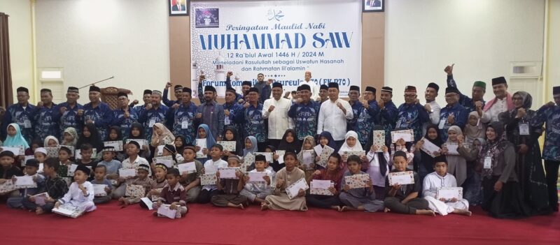 Usai kegiatan, Pengurus, anggota FKP70 dan sejumlah calon kepala Daerah foto bersama anak yatim 