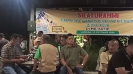 Anggota DPR RI Fraksi Partai Golkar H.Ilham Pangestu saat Silaturahmi dengan para wartawan se-kota Langsa di MR.KOFIE 