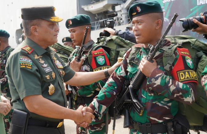Pangdam IM sambut kepulangan 450 prajurit Raider Khusus 111/KB di pelabuhan Krueng Geukueh, Lhokseumawe.