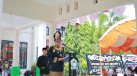 Pemerintah Kabupaten (Pemkab) Aceh Barat menggelar upacara peringatan Hari Ulang Tahun (HUT) Meulaboh yang ke-436 di lapangan upacara kantor Bupati, Senin (14/10/2024).