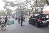 Aceh  

Banda Aceh  I Atjeh Terkini.id- Puluhan Pria dan Wanita berbusana ketat terjading razia oleh Satuan Polisi Pamong Praja dan Wilayatul Hisbah Provinsi Aceh berlangsung Jalan Sultan Malikul Saleh, Kec, Lhong Raya, kawasan Depan Stadion Harapan Lhong Raya, Banda Aceh. Rabu,13/11/2024. foto Ist Atjeh Terkini.id.