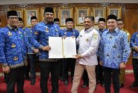 Penjabat Gubernur Aceh Dr H Safrizal ZA M Si, menunjuk Jamaluddin sebagai Ketua Badan Reintegrasi Aceh (BRA) sisa jabatan 2020-2025, menggantikan ketua sebelumnya Suhendri. Senin 28/10/2024.