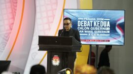 Ketua KIP Aceh, Agusni AH menyampaikan pidato pembukaan debat publik kedua Cagub-Cawagub Aceh. (Foto: Humas KIP Aceh)