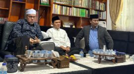 Dek Fadh didampingi H.Ruslan Daud bertemu Abu Mudi 