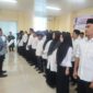 Ketua Panwaslihcam Langsa Kota, Muhaddar Fazil, SPd.I saat melantik 53 PTPS se-Kecamatan Langsa Kota untuk Pemilihan kepala daerah (Pilkada) serentak tahun 2024, di Aula Pusat Layanan Haji dan Umroh Terpadu (PLHUT) Kemenag Kota Langsa, Minggu (3/11/24).