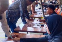 Antusias warga mendaftar ikut fun walk 
