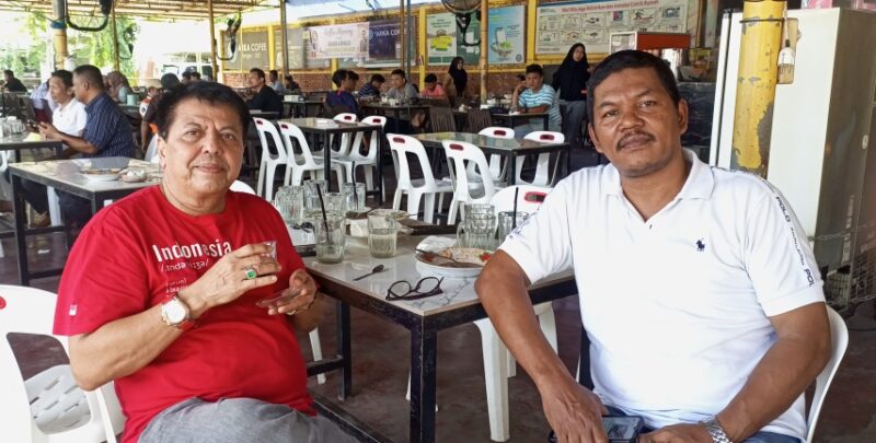 Ketua Umum mum PSBL H.Hasan Basri SH MH (kiri) dan Bendahara Umum PSBL Rusli Achmad SE.