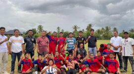 Foto bersama Tim SMPN 1 Kuta Cot Glie usai mengalahkan SMPN 1 Kuta Baro 2-0 di Lapangan PSKB Cot Preh, Aceh Besar, Jumat (22/11/2024).