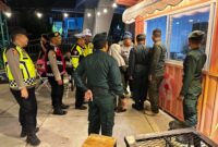 Tim Gabungan yang terdiri dari Satpol PP, Wilayatul Hisbah (WH) Aceh, Satpol PP WH Kota Banda Aceh, serta TNI dan Polri, menggelar operasi pengawasan pada Ahad dini hari, 02 November 2024.