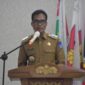 PJ Walikota Langsa Syaridin saat membuka rapat pleno rekapitulasi penghitungan suara Pilkada 