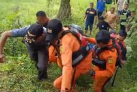 Jasat di evakuasi oleh Tim SAR Aceh Utara