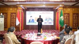 Pj Gubernur Aceh, Dr. H. Safrizal ZA, M.Si, menjamu makan malam para rektor dari berbagai kampus dari luar Aceh yang terhimpun dalam Badan Kerja Sama Perguruan Tinggi Negeri (BKS- PTN) wilayah barat Indonesia, di Pendopo Gubernur, Senin, (2/12/2024).