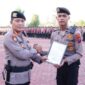 Kapolda Sumut Irjen. Pol. Whisnu Hermawan Februanto, S.I.K., M.H., melalui Direktur Samapta Polda Sumut Kombes Pol Dr. Dwi Tunggal Jaladri, S.H., S.I.K., M.Hum  menyerahkan penghargaan kepada Kedua Personel Bripda Erik Astrada Sirait dan Bripda Rafael Herodion Girsang, Kamis 30 Januari 2025.