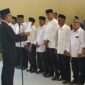 Camat Kuta Baro Rusdi melantik para Tuha Peut dari tiga mukim di wilayah Kecamatan Kuta Baro, Aceh Besar, pada Selasa (21/1/2025)