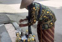 Perempuan renta Sumiati (67) penjaja jamu tradisional 
