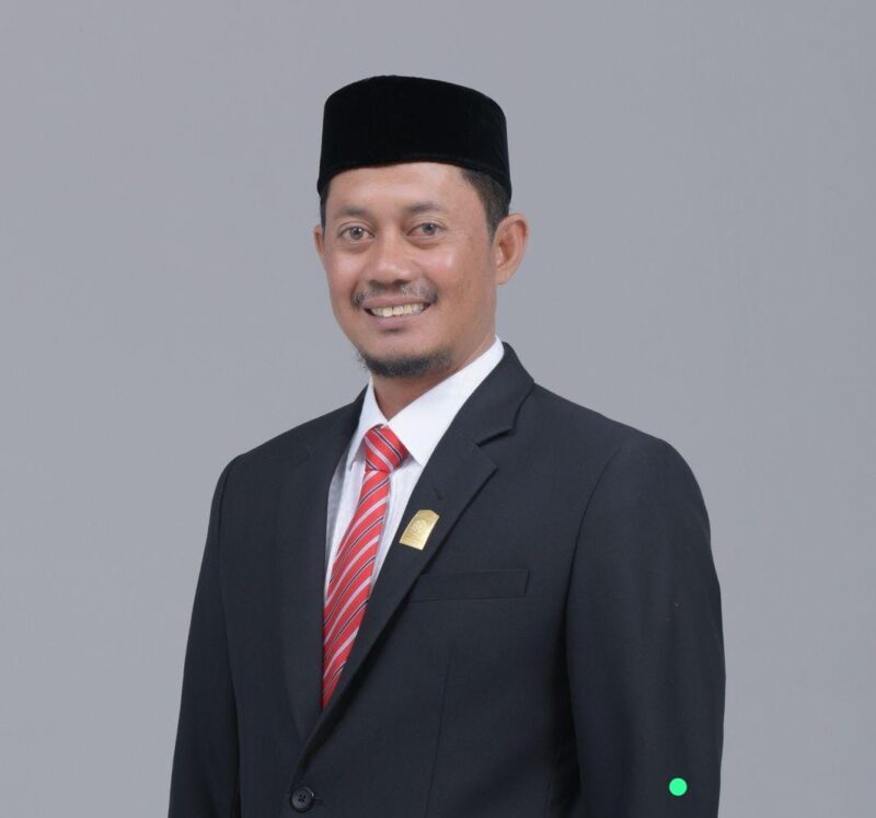 Wakil Ketua DPRK/Fraksi Partai Aceh Naisabur meminta semua pihak agar menahan diri dari narasi-narasi yang justru dapat menimbulkan perpecahan yang lebih luas dan mendalam antar berbagai elemen sektoral di Aceh Besar Jumat 31/01/2025.