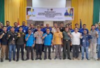 Forkopimda Aceh Tenggara foto bersama dengan Pengurus PWI Aceh, Pengurus PWI Aceh Tenggara periode 2022-2025, anggota, dan Panitia Pelaksana Konferkab V di Oproom Setdakab Aceh Tenggara, Sabtu, 22 Februari 2025. (Dok PWI Aceh/Abdul Hadi)