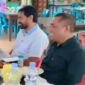 Gubernur Aceh terpilih Muzakkir Manaf (kiri) ngopi bareng bersama Ketua IMI Kota Langsa Dalem Syukri ST.