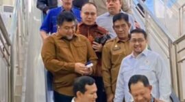 Foto upload media sosial Mendagri dan Menteri Ekonomi Kreatif, Teuku Riefky Harsya tiba di Aceh.