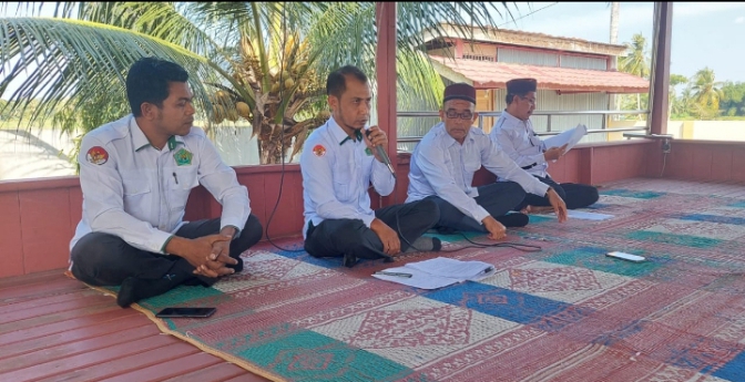 Rahmad SP.d saat memberikan sosialisasi POS UM tahun pelajaran 2024/2025 kepada Kepala MA dilingkungan Kemenag Aceh Utara 