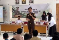 Program Jaksa Masuk Sekolah (JMS) diinisiasi Kejaksaan Negeri Bireuen kembali hadir memberikan sosialisasi hukum kepada para pelajar. Kegiatan kali ini diselenggarakan di SMA Negeri 1 Peusangan Selatan Kabupaten Bireuen, Rabu, (05/2/ 2025).