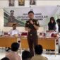 Program Jaksa Masuk Sekolah (JMS) diinisiasi Kejaksaan Negeri Bireuen kembali hadir memberikan sosialisasi hukum kepada para pelajar. Kegiatan kali ini diselenggarakan di SMA Negeri 1 Peusangan Selatan Kabupaten Bireuen, Rabu, (05/2/ 2025).