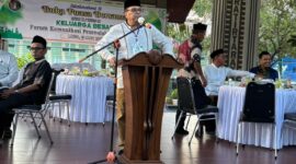 Sekjen FK.P70 H.Hasan Basri SH MH, saat menyampaikan sambutan di acara buka puasa bersama di halaman kolam renang Virta Tirta Raya.