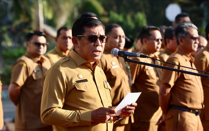 Gubernur Aceh, H. Muzakir Manaf, melalui Plt Setda Aceh Alhudri mengajak seluruh pegawai Pemerintah Aceh untuk menjaga kekompakan dan kedisiplinan di bulan suci Ramadhan. Hal itu disampaikan Gubernur dalam apel pagi, Senin (3/3/2025) di Halaman Kantor Gubernur Aceh.