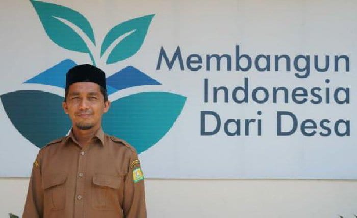 Kepala Dinas Pemberdayaan Masyarakat dan Gampong (DPMG) Aceh Besar Carbaini, SAg Kamis (24/04/2025)