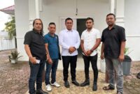 Bupati Aceh H. Muharram Idris, mengajak wartawan khususnya yang tergabung dalam Persatuan Wartawan Indonesia (PWI) Aceh Besar untuk bersinergi dalam membangun daerah demi meningkatkan daya tarik investasi dan kunjungan wisatawan.Rabu 23/04/2025.