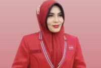 Bunda Salma merupakan istri dari Gubernur Aceh, Muzakir Manaf (Mualem). Ia akan resmi mengisi kursi DPRA menggantikan Ismail A Jalil alias Ayahwa, politisi dari Dapil Aceh 5, yang sebelumnya memilih mundur untuk maju dalam Pilkada Aceh Utara 2024. selasa 202/05/2025.