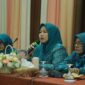 Tim Penggerak  Pemberdayaan dan Kesejahteraan Keluarga (TP PKK) Kabupaten Aceh Besar menggelar rapat perdana sekaligus pembekalan bagi seluruh pengurus dari berbagai Pokja, di Gedung Dekranasda Aceh Besar, Gani, Kecamatan Ingin Jaya, Kabupaten Aceh Besar, Rabu (14/5/2025).