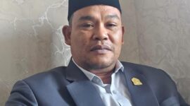 Anggota DPRK Aceh Barat Syukur yang mengapresiasi Kesenian Rapa'i Tuha