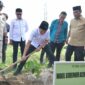 Wakil Gubernur Aceh, Fadhlullah, meresmikan pusat pelatihan budidaya bibit kakao unggul di lahan seluas 14 hektar di Gampong Aramiyah, Kecamatan Bireum Bayeun, Kabupaten Aceh Timur, pada Jumat, (16/5/2025).