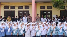 Sebagai wujud nyata kepedulian terhadap masa depan generasi muda, Polres Pidie Jaya menggencarkan kembali program unggulan bertajuk “Saweu Sikula”. Rabu, 14 Mei 2025.