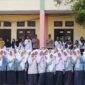 Sebagai wujud nyata kepedulian terhadap masa depan generasi muda, Polres Pidie Jaya menggencarkan kembali program unggulan bertajuk “Saweu Sikula”. Rabu, 14 Mei 2025.