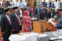 Wakil Ketua DPRA, H. Ali Basrah, S.Pd., M.M., Lantik Tiga anggota Dewan Salmawati, S.E., M.M. — menggantikan H. Ismail A. Jalil, S.E. (Ayahwa), yang kini menjabat sebagai Bupati Aceh Utara. M. Yusuf Pang Ucok, S.H.  menggantikan Iskandar Usman Al-Farlaky, S.Hi., M.Si., yang kini menjabat sebagai Bupati Aceh Timur. Ir. Azhar Abdurrahman