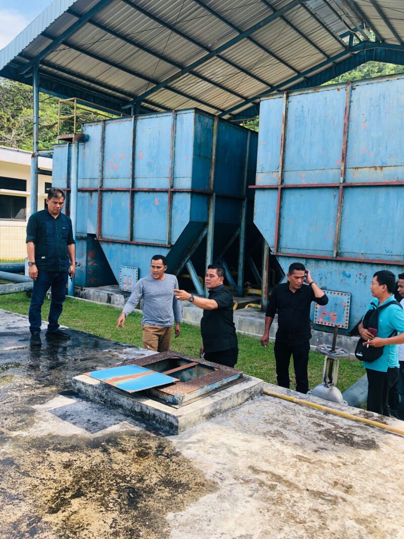 Bupati Aceh Besar H. Muharram Idris manfaatkan hari libur tinjau instalasi Water Treatment Plant (WTP) PDAM Tirta Montala Cabang Darul Imarah-Glee Taron Matie, Minggu, 22/06/2025.