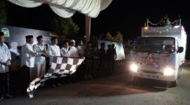 Wakil Bupati Aceh Besar, Drs Syukri A Jalil, melepas rombongan pawai takbir dalam rangka menyemarakkan malam Idul Adha 1446 Hijriah di pelataran Masjid Agung Al-Munawwarah, Kota Jantho, Kamis (5/6/2025) malam.