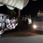 Wakil Bupati Aceh Besar, Drs Syukri A Jalil, melepas rombongan pawai takbir dalam rangka menyemarakkan malam Idul Adha 1446 Hijriah di pelataran Masjid Agung Al-Munawwarah, Kota Jantho, Kamis (5/6/2025) malam.