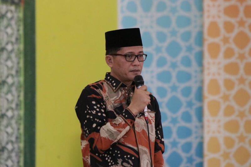 Bupati Aceh Selatan H Mirwan MS tetap komitmen mencari solusi untuk berbagai persoalan daerah termasuk persoalan keluhan masyarakat terhadap ruas jalan dari Gampong Ujung Padang sampai Buket Gadeng, Kecamatan Kota Bahagia kabupaten Aceh Selatan.senin 23/06/2025.