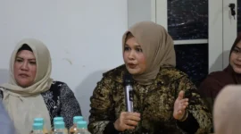 Ketua Pokja Bunda PAUD Aceh Ny. Mukarramah, siap memberikan mendukung perjuangan Pengurus Pusat Himpunan Pendidik dan Tenaga Kependidikan Anak Usia Dini Indonesian (PP HIMPAUDI), dalam hal kesetaraan guru PAUD non formal dengan formal. senin 02/06/2025.