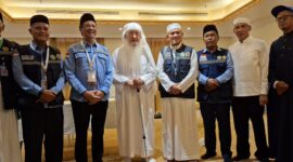 Wakil Gubernur Aceh, H. Fadlullah, menghadiri dan menyaksikan kegiatan pembagian dana wakaf Habib Bugak dan silaturahmi Jamaah calon haji Kloter BTJ 12 di Mekkah. Kegiatan ini berlangsung di Mushalla Hotel 910 Misfalah menjelang salat Ashar. Sabtu (31/5/2025) 