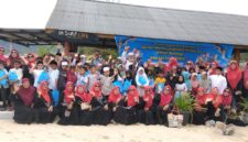 Hamba Allah dan Srikandi berbagi santunan kepada Anak Yatim dan Piatu sebanyak 50 orang di Pemukiman Gampong Mon Ikeun, gampong Meuraya, gampong Lampaya gampong Lamkrut, Lamlagang, pemungkiman lhoknga Aceh Besar. Selasa 08/07/2025.